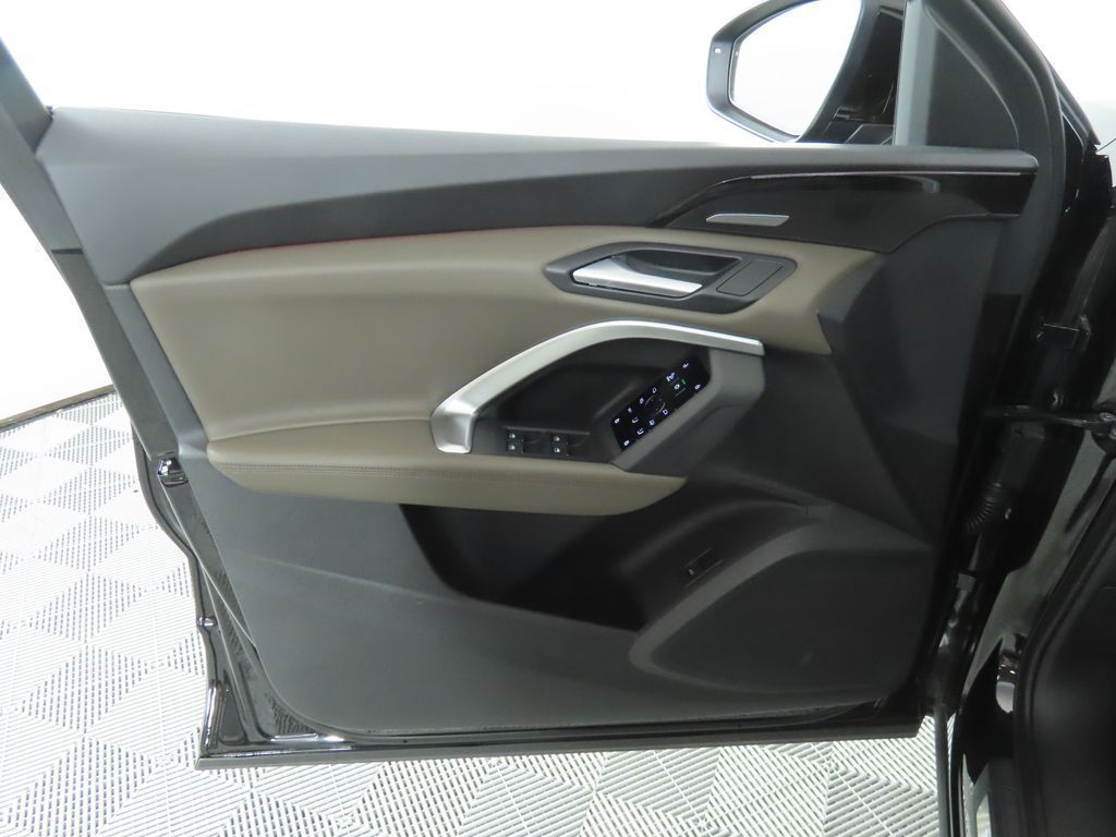 Thumbnail: 2025 Audi Q5 - 26