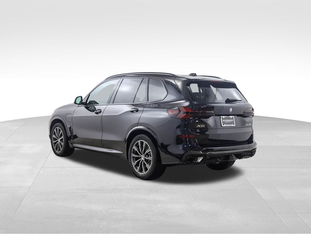 Thumbnail: 2026 BMW X5 - 3