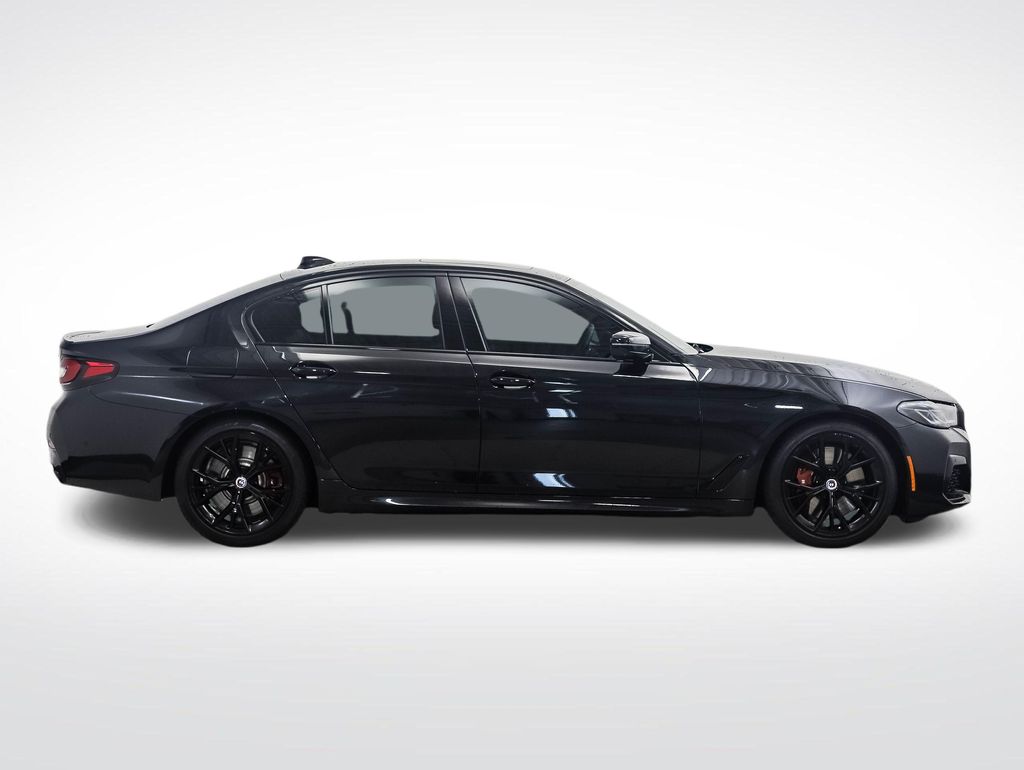 Thumbnail: 2023 BMW 5 Series - 6