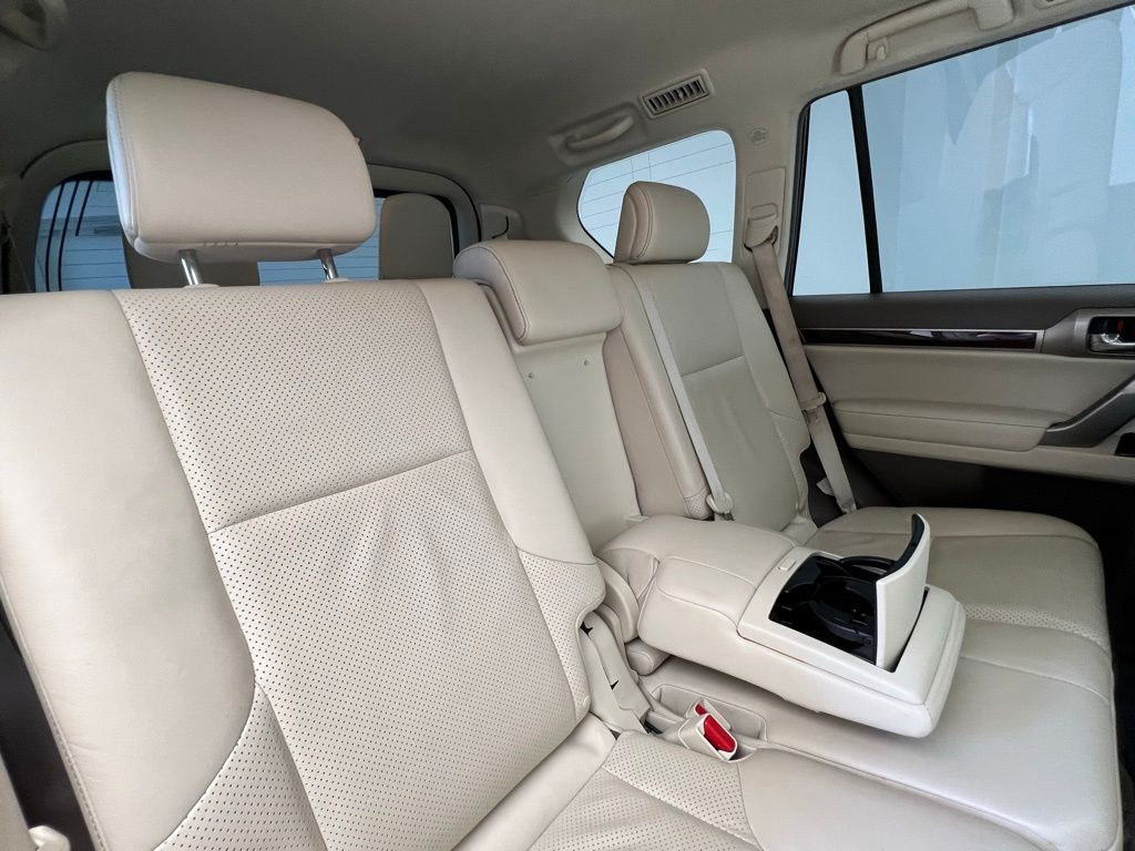 2016 Lexus GX 460 Luxury 10