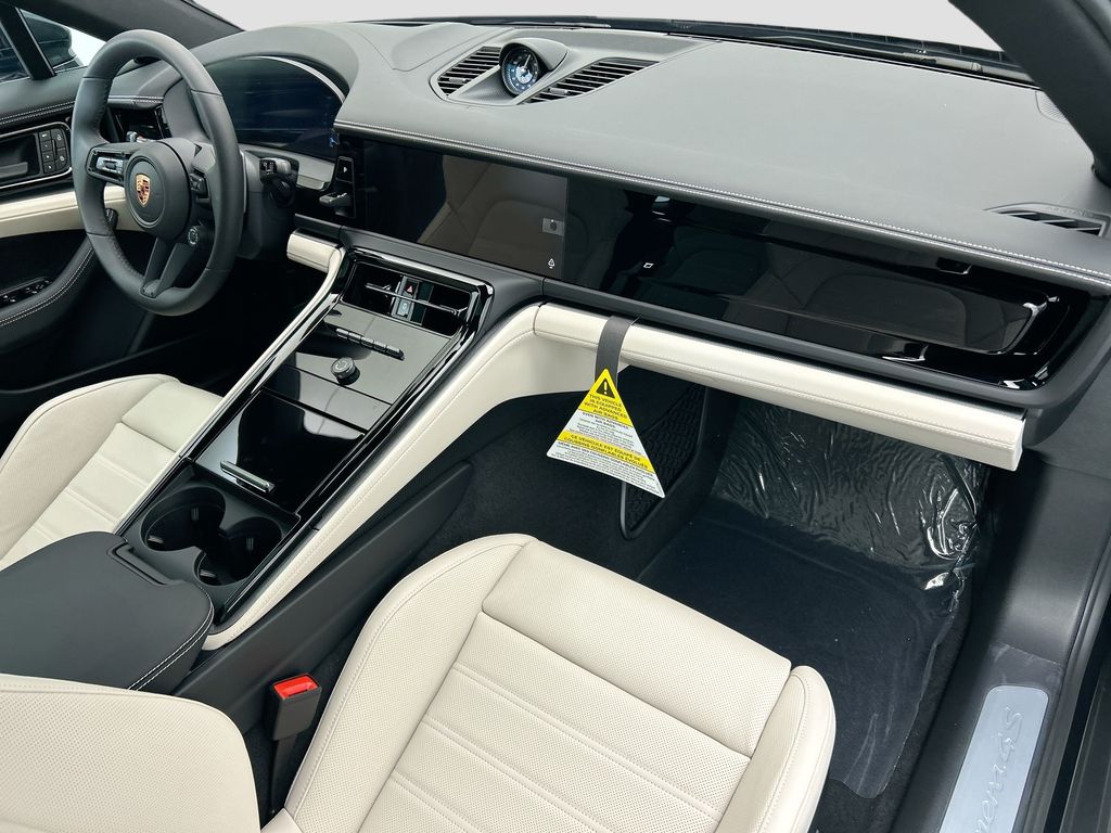 Thumbnail: 2026 Porsche Panamera - 20