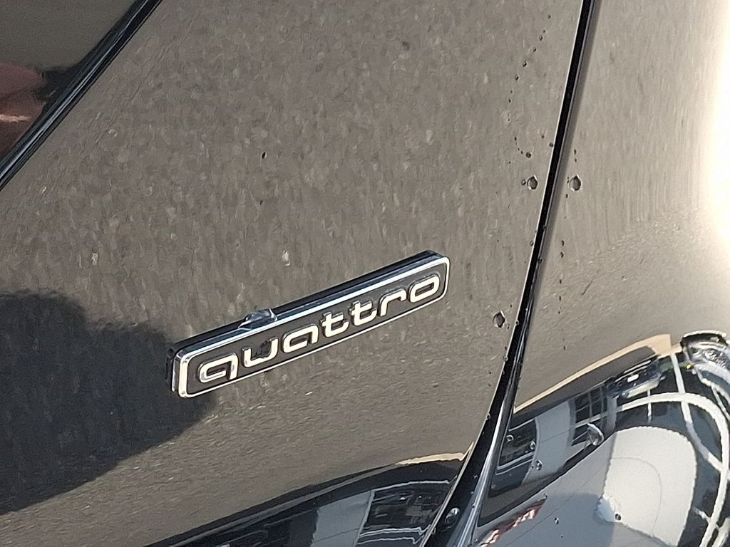 Thumbnail: 2025 Audi Q6 e-tron - 30