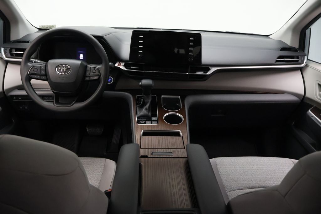 Thumbnail: 2023 Toyota Sienna - 23