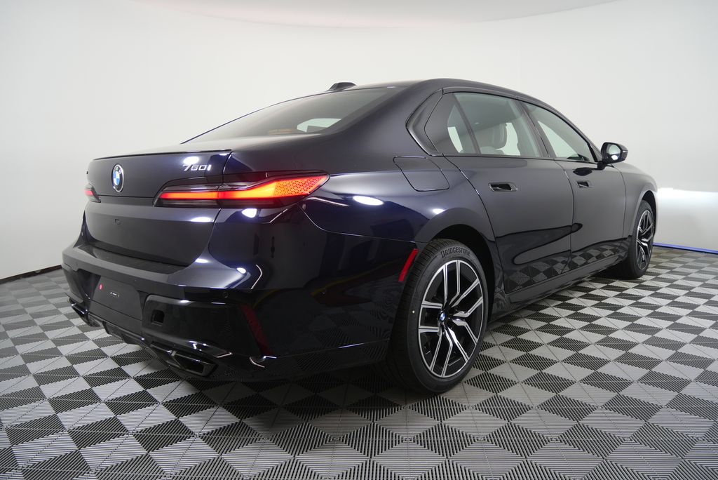 Thumbnail: 2026 BMW 7 Series - 3