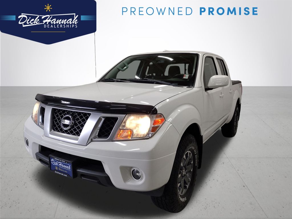 Glacier White 2017 Nissan Frontier PRO-4X Crew Cab 4WD Pickup Truck Four-Wheel Drive 6-Speed Manual Overdrive