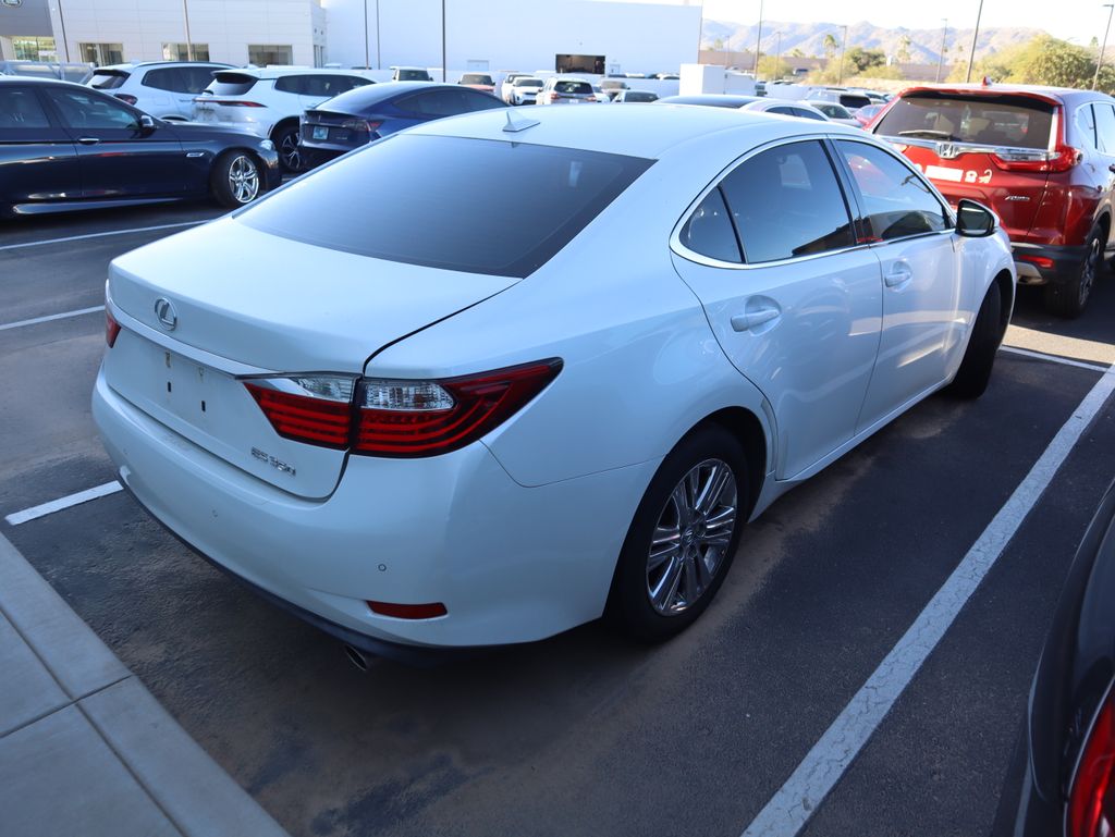 Thumbnail: 2013 Lexus ES - 3