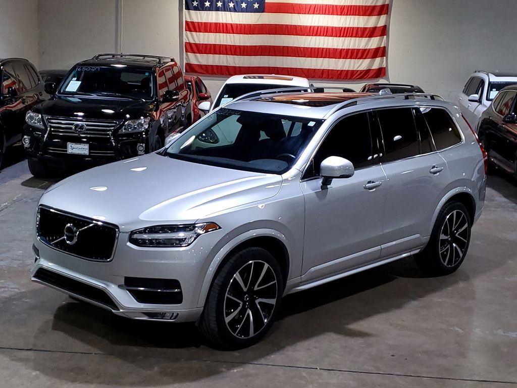 2019 Volvo XC90 T6 Momentum 40