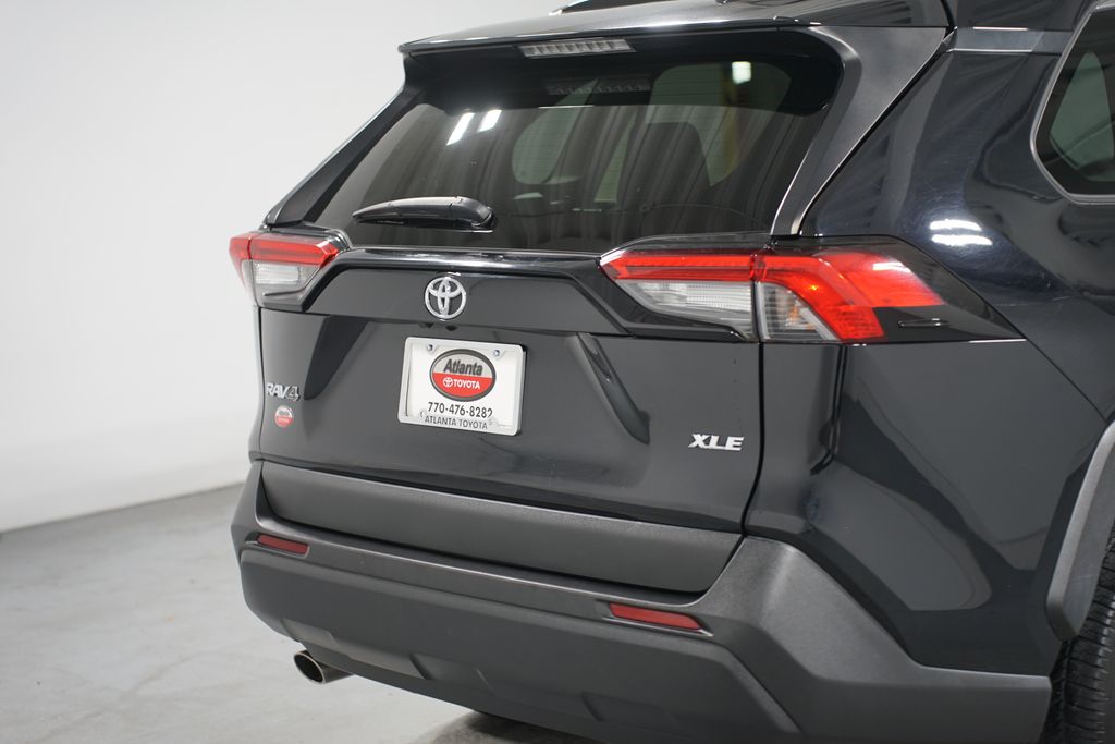 2020 Toyota RAV4 XLE 9