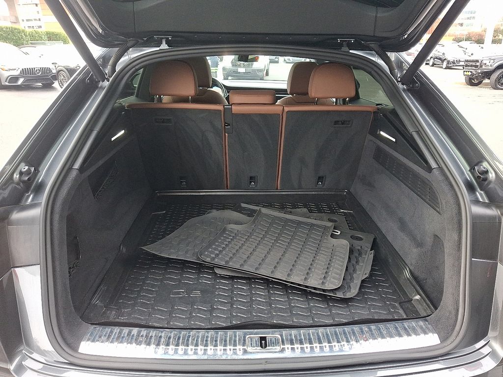 Thumbnail: 2020 Audi Q8 - 28