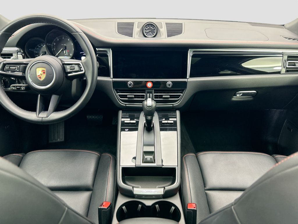 Thumbnail: 2025 Porsche Macan - 16