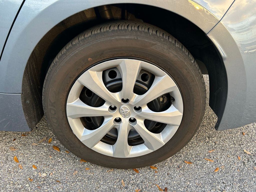 Thumbnail: 2024 Toyota Corolla - 9