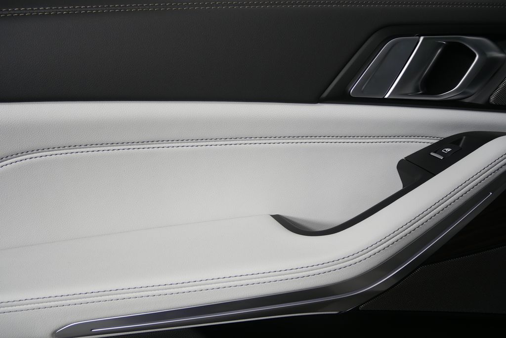 Thumbnail: 2026 BMW X5 - 11