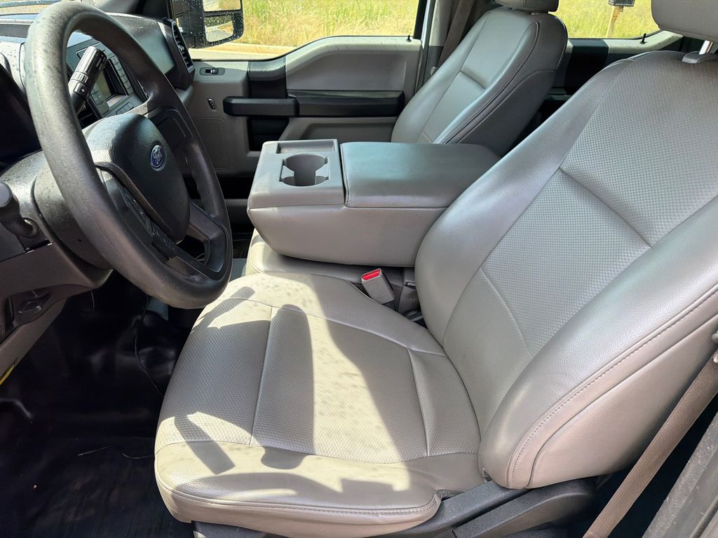 Used 2017 White Ford XL image 9