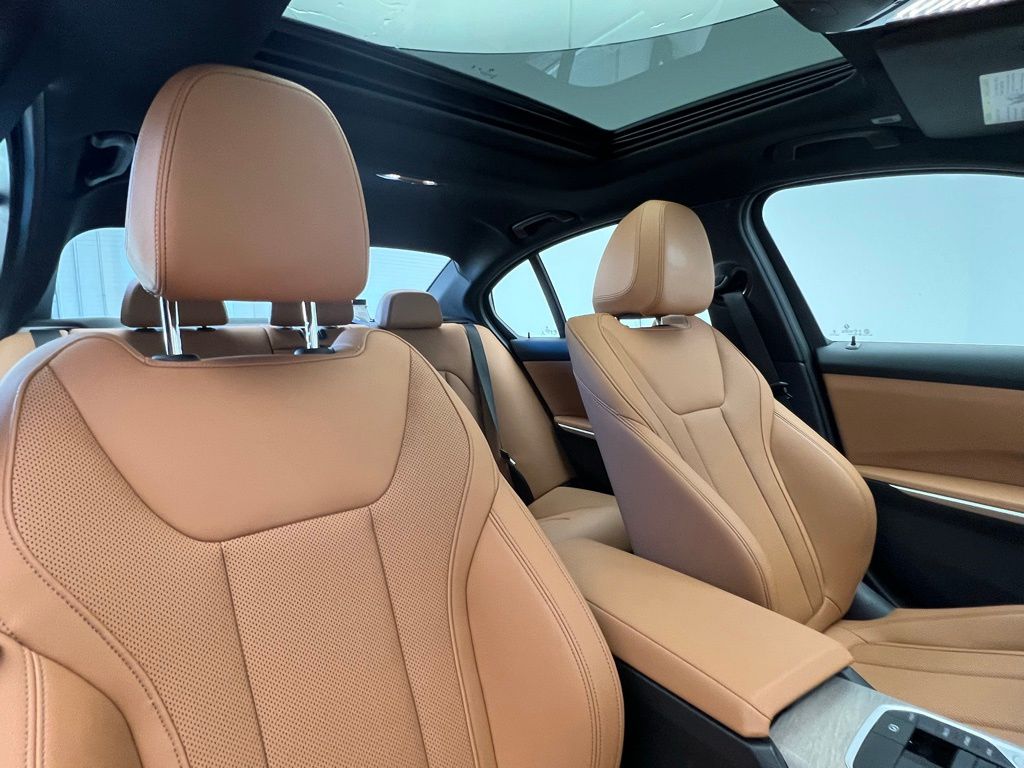 Thumbnail: 2025 BMW 3 Series - 7