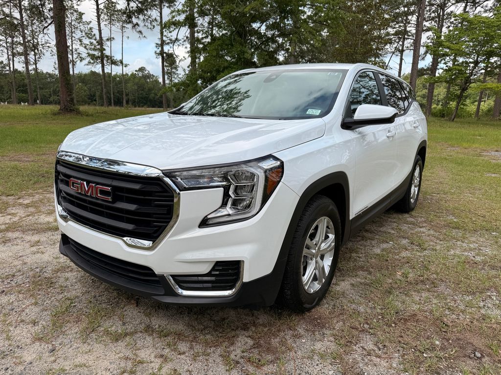 Summit White 2024 GMC Terrain SLE FWD SUV / Crossover Front-Wheel Drive 9-Speed Automatic