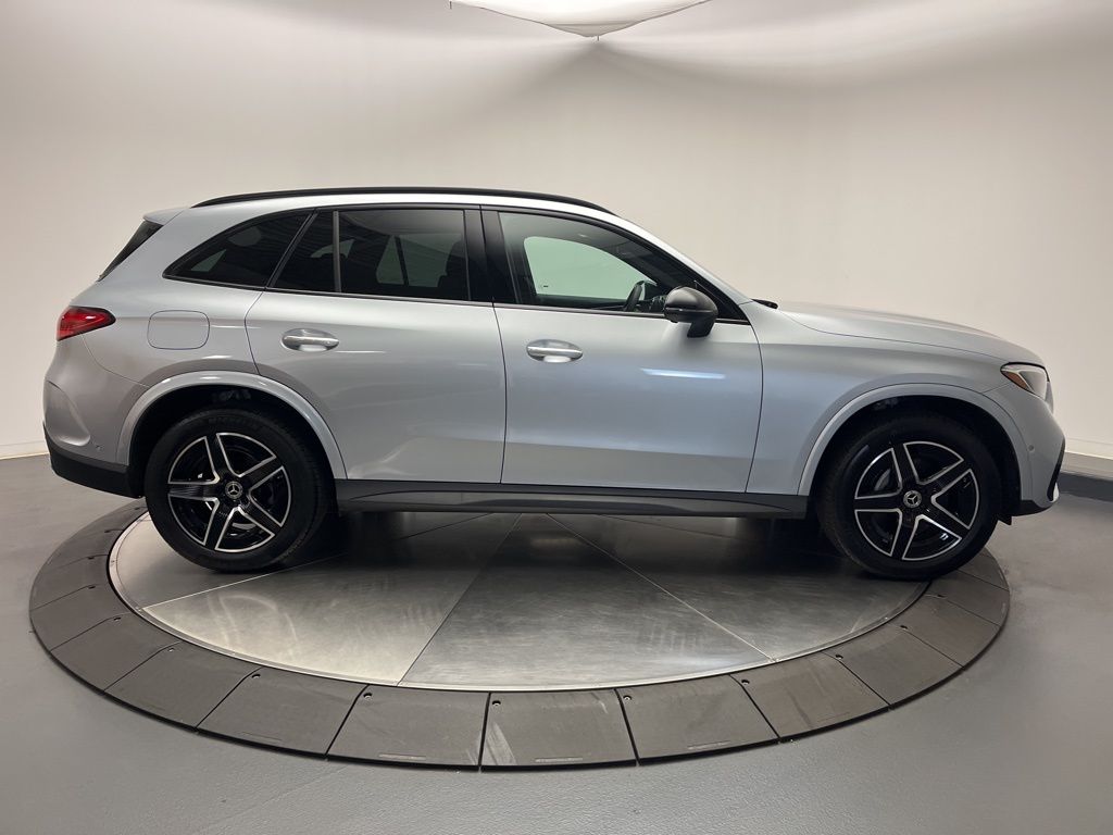 Thumbnail: 2025 Mercedes-Benz GLC - 8