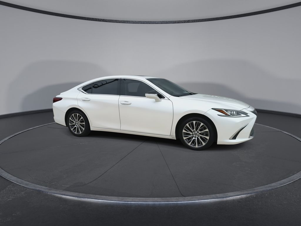 Thumbnail: 2020 Lexus ES - 2