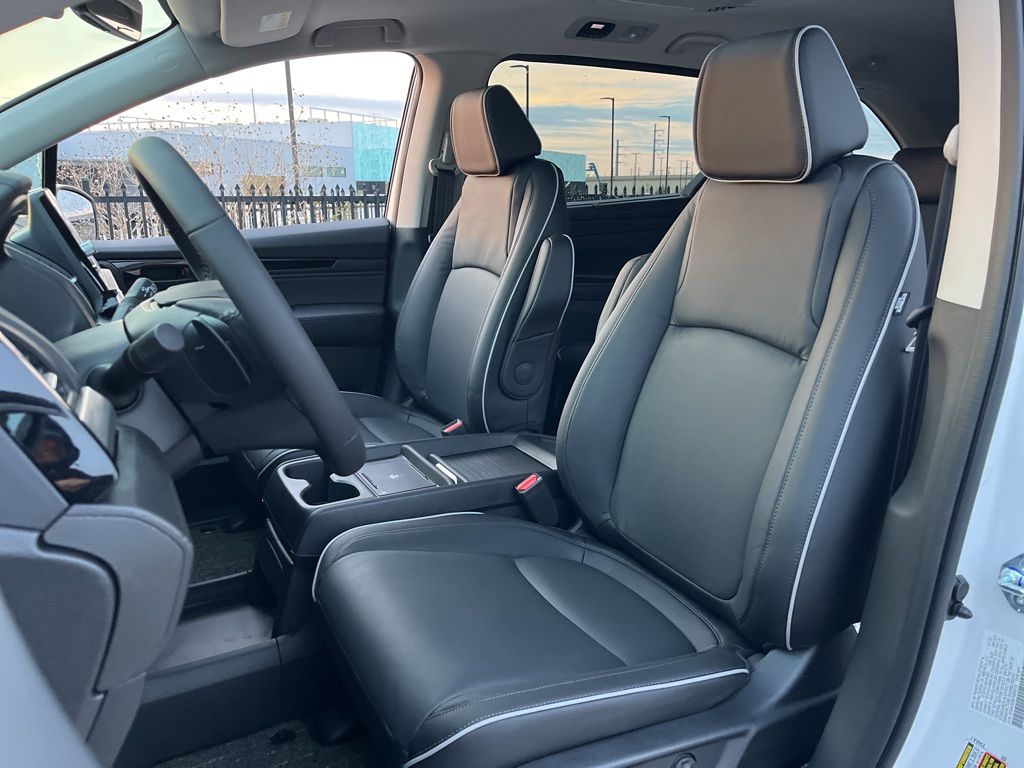 Thumbnail: 2026 Honda Odyssey - 13