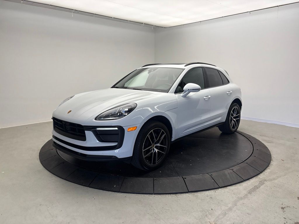 Thumbnail: 2023 Porsche Macan - 1