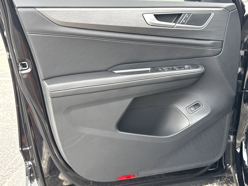 2026 Volkswagen Atlas Cross Sport 2.0T SE w/Technology Black at DeMontrond Auto Country