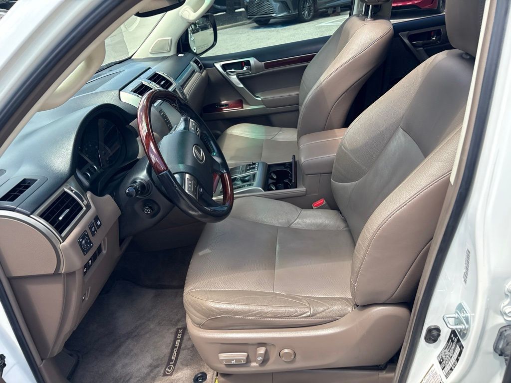 Thumbnail: 2016 Lexus GX - 17