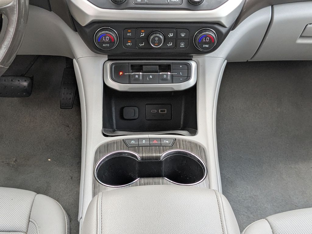 2020 GMC Acadia SLT