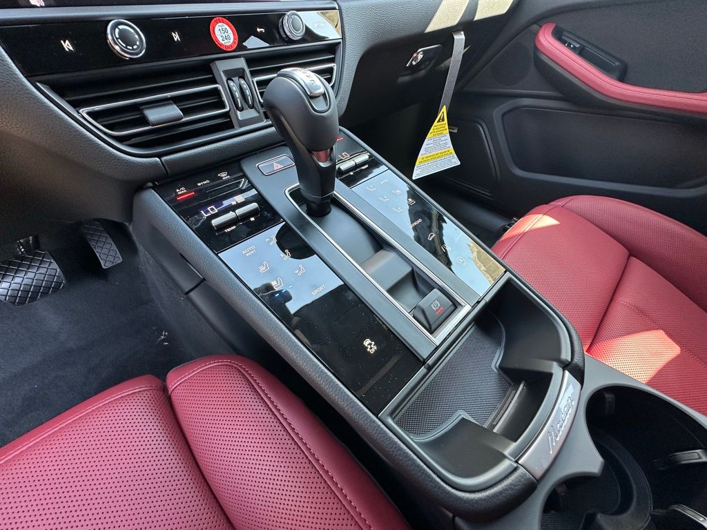 Thumbnail: 2026 Porsche Macan - 29