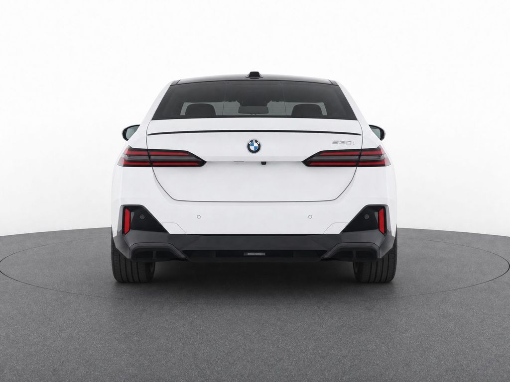 Thumbnail: 2025 BMW 5 Series - 31