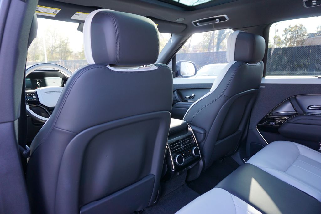 Thumbnail: 2025 Land Rover Range Rover Sport - 15