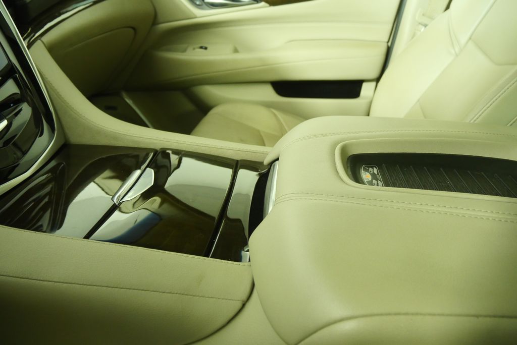 Thumbnail: 2020 Cadillac Escalade - 28