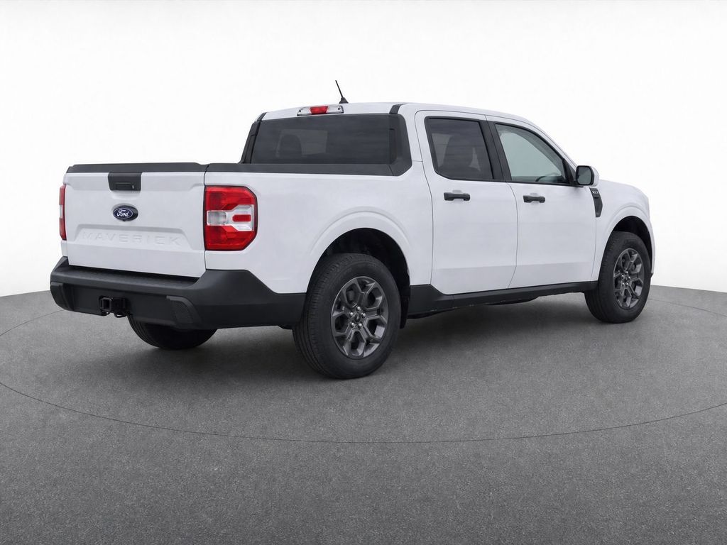 New 2026 Space White Metallic Ford XLT image 3