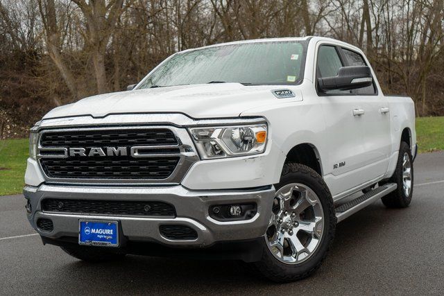 Bright White Clearcoat 2022 RAM 1500 Big Horn Crew Cab 4WD Pickup Truck Four-Wheel Drive 8-Speed Automatic