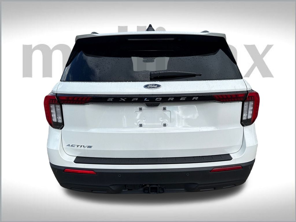 2025 Ford Explorer photo 9