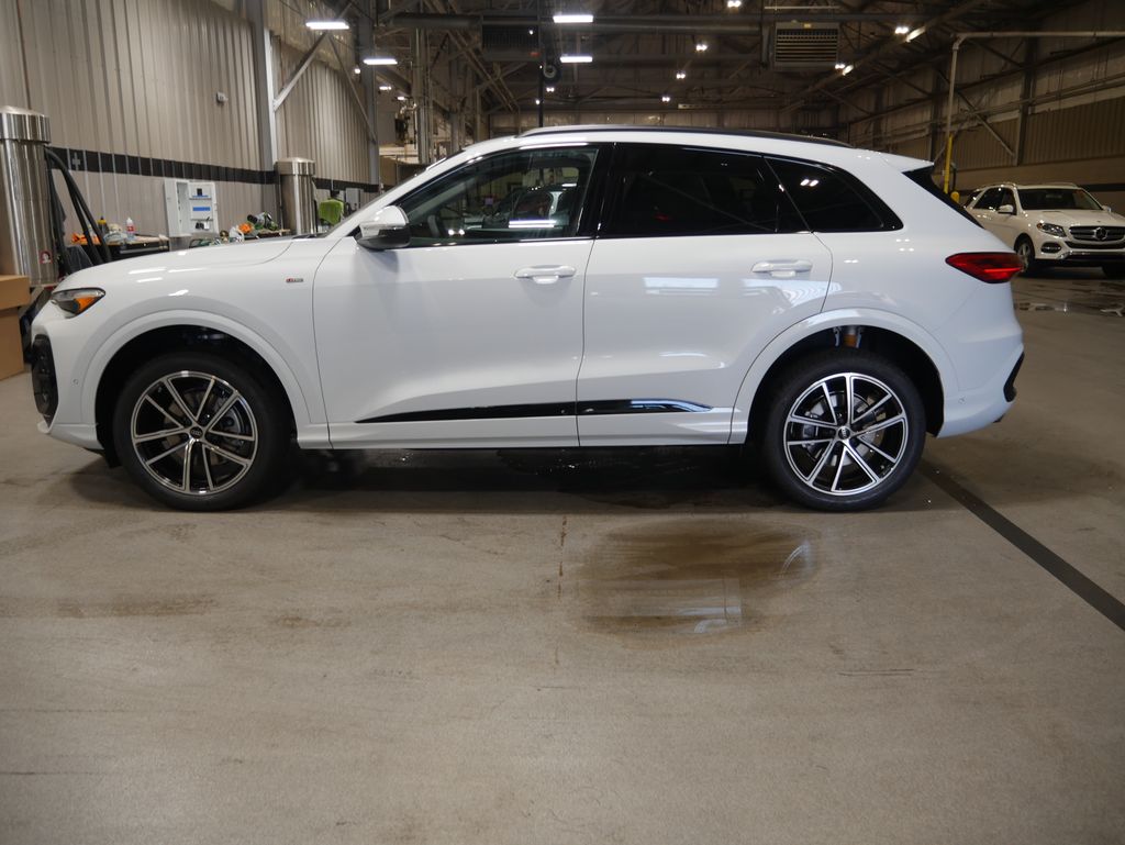 Thumbnail: 2026 Audi Q5 - 2
