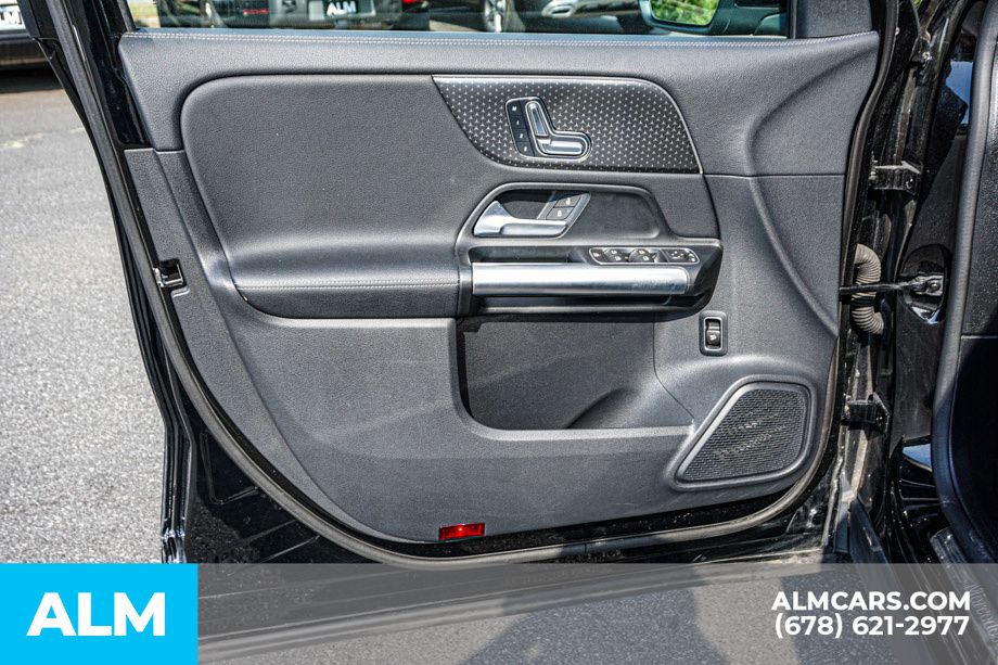 Used 2025 Black Mercedes-Benz GLA 250 image 47