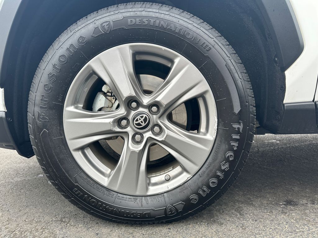 2024 Toyota RAV4 Hybrid LE