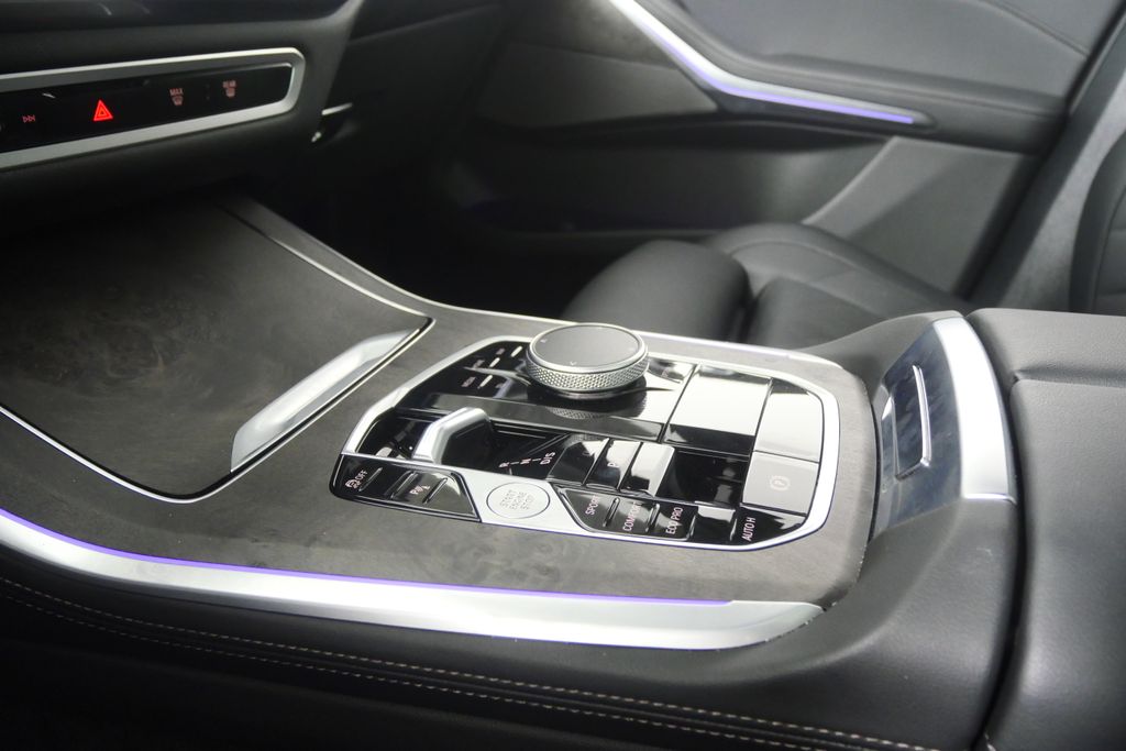 Thumbnail: 2026 BMW X5 - 23