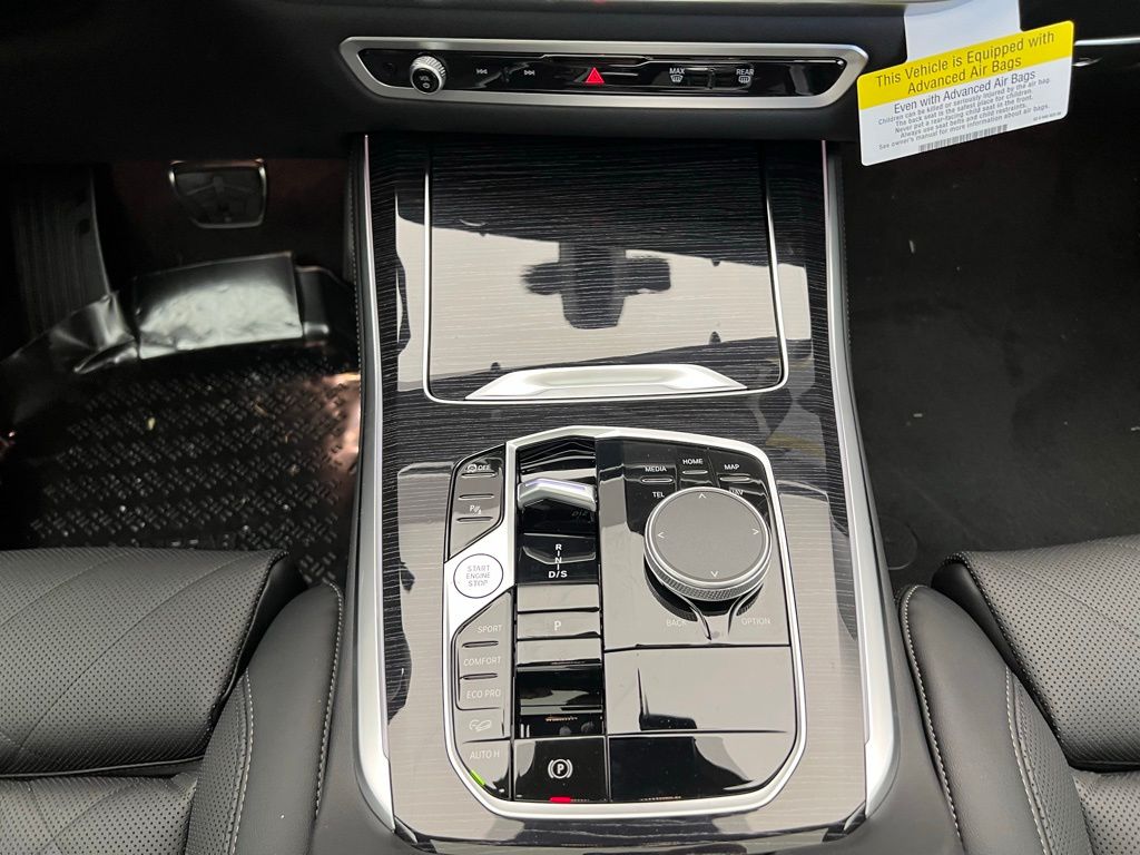 Thumbnail: 2026 BMW X5 - 11