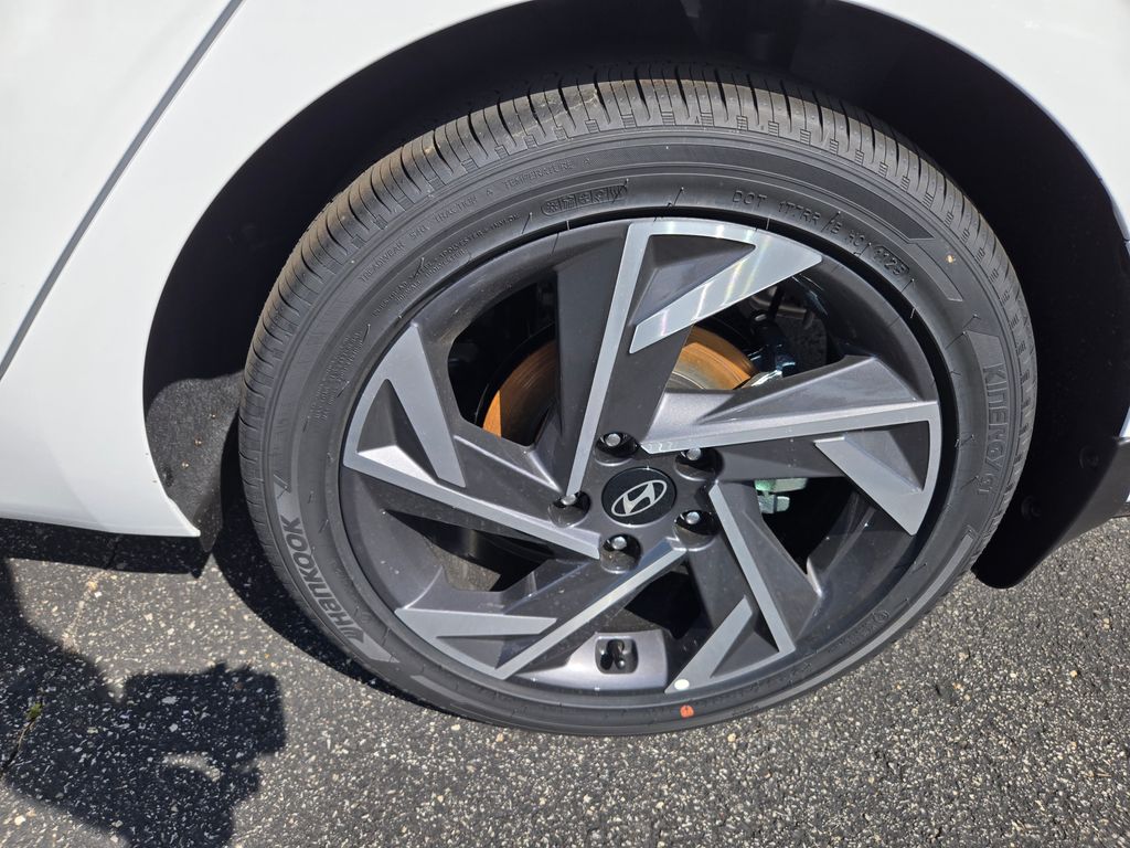 Thumbnail: 2025 Hyundai Elantra - 14