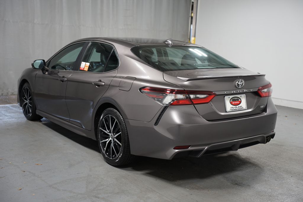 2022 Toyota Camry SE 6