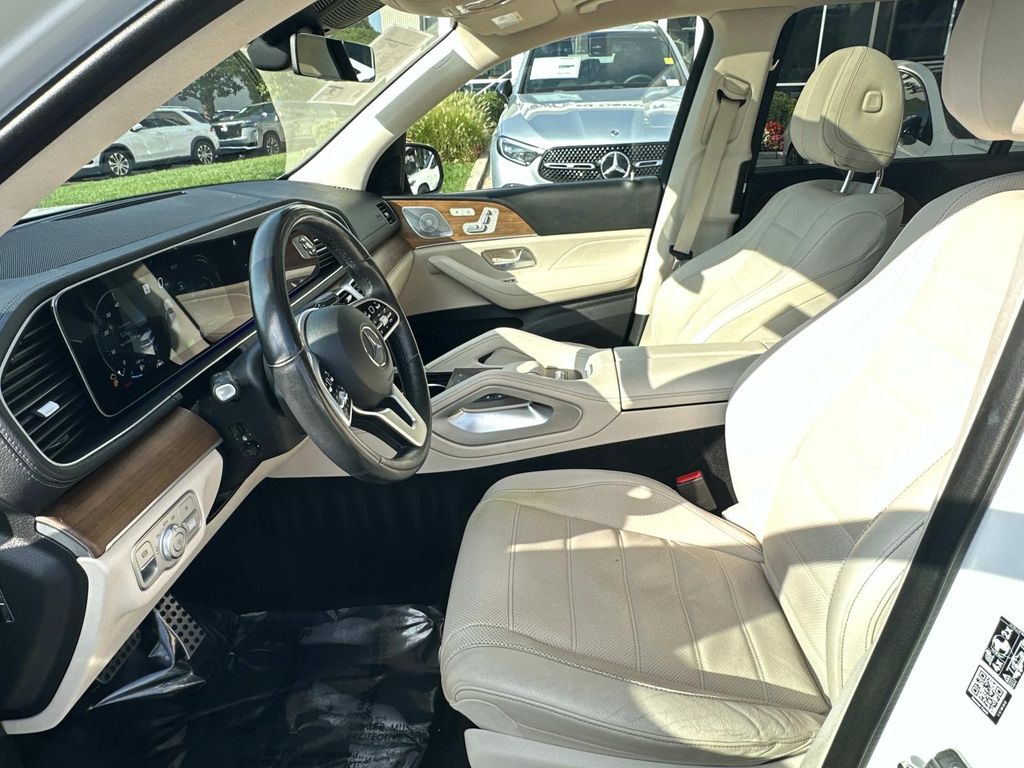 Thumbnail: 2021 Mercedes-Benz GLS - 16