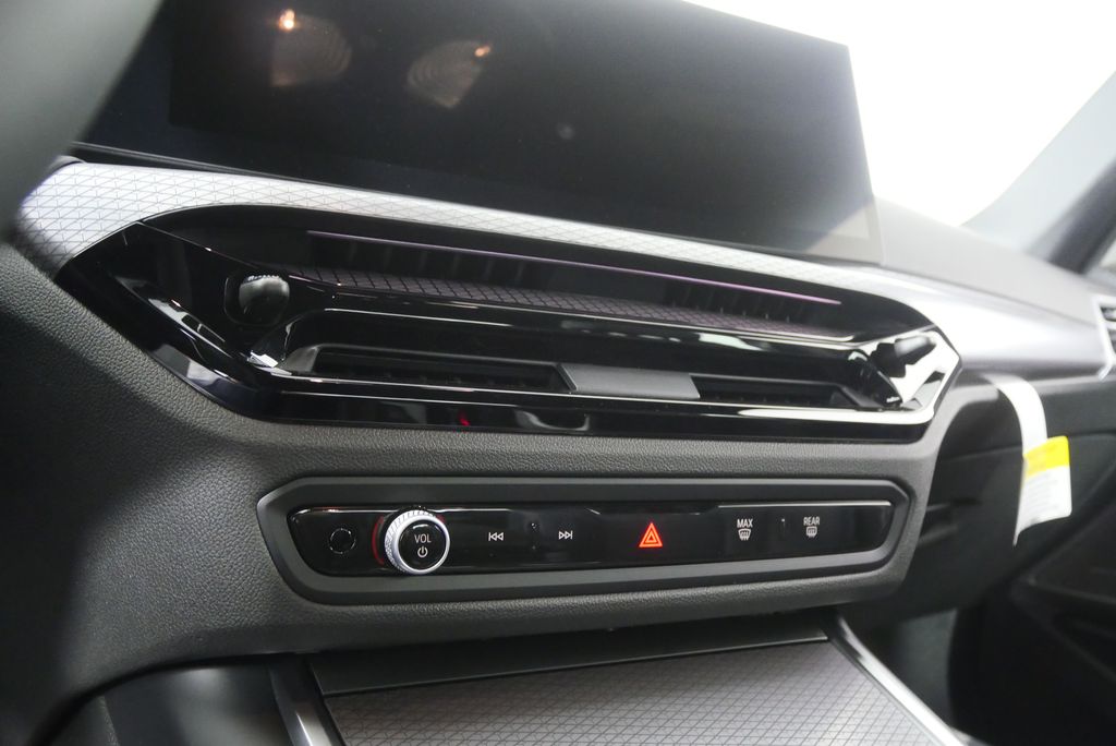 Thumbnail: 2026 BMW 3 Series - 21