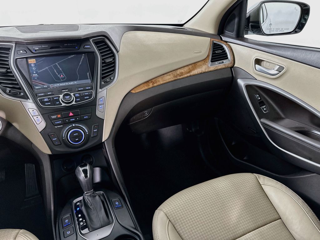 Thumbnail: 2016 Hyundai Santa Fe - 23
