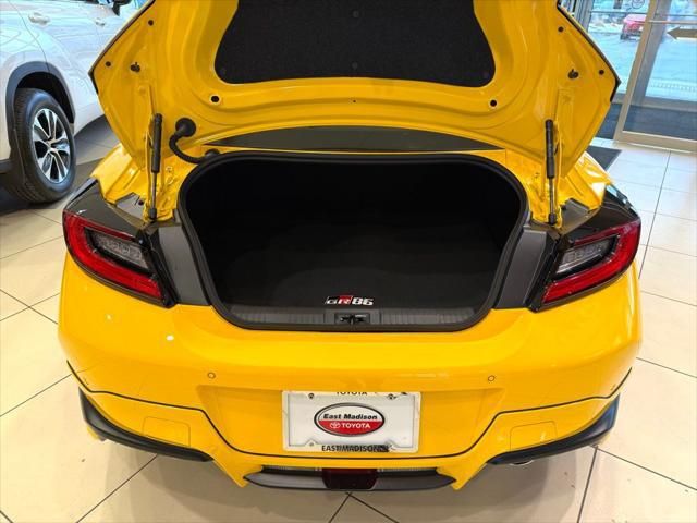 Thumbnail: 2026 Toyota GR86 - 11