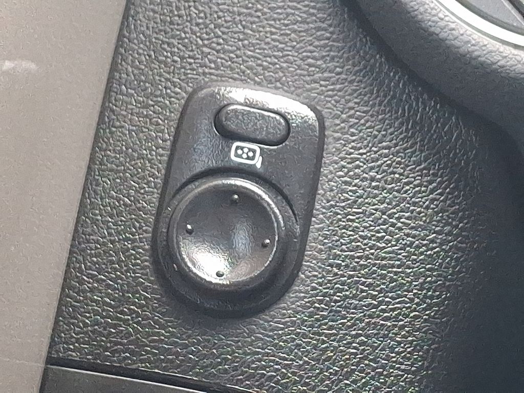 Thumbnail: 2014 Chevrolet Camaro - 25