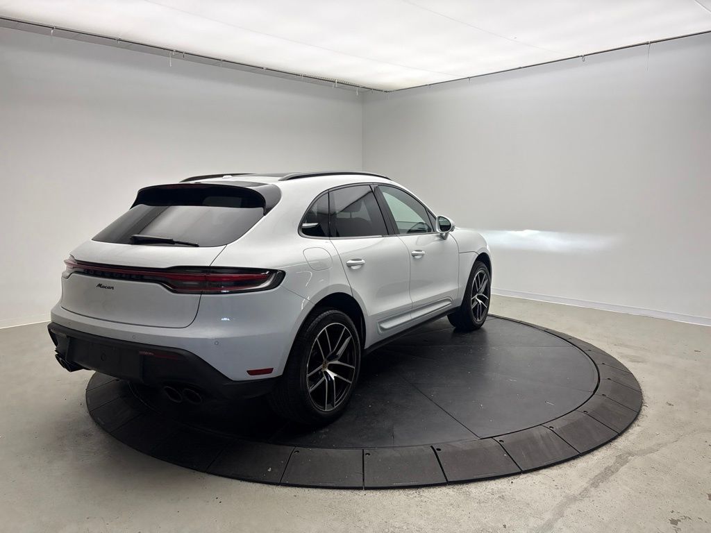 Thumbnail: 2023 Porsche Macan - 5