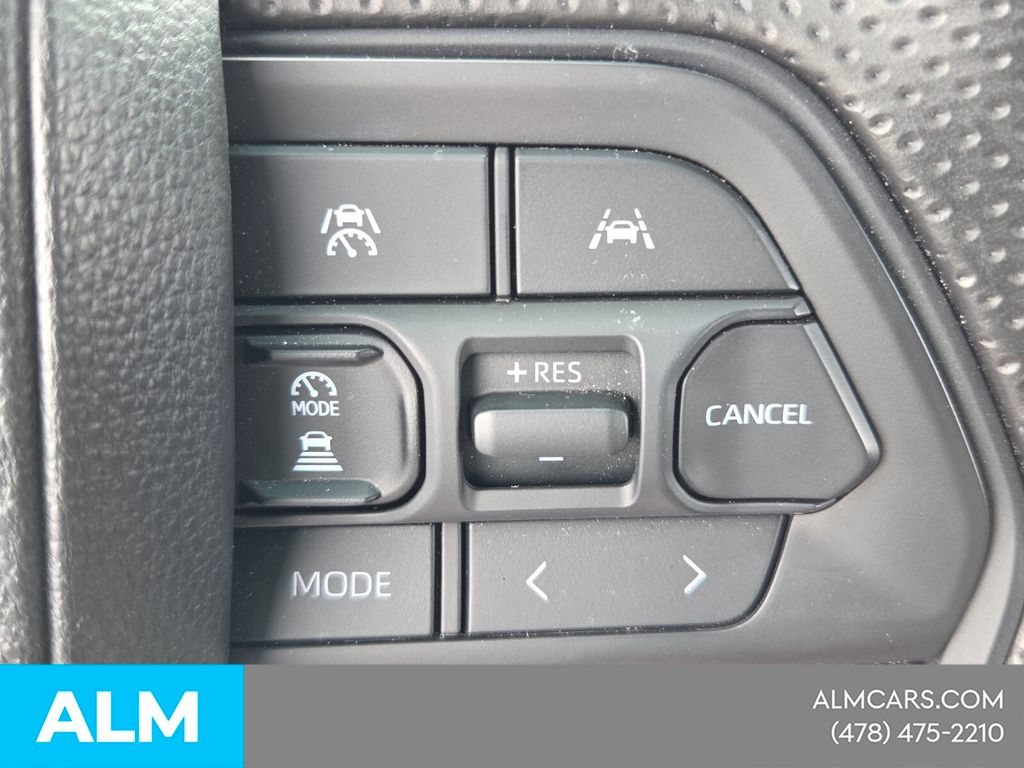Used 2025  Toyota SR5 image 25