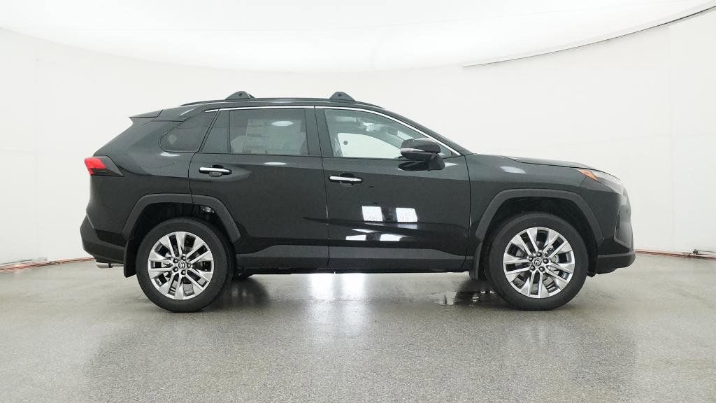 Thumbnail: 2025 Toyota RAV4 - 17