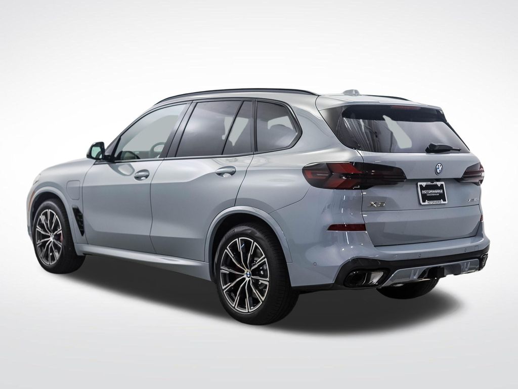 Thumbnail: 2026 BMW X5 - 3