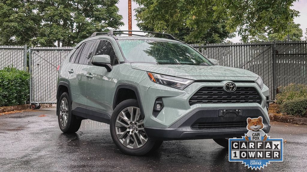 2022 Toyota Rav4 XLE Premium